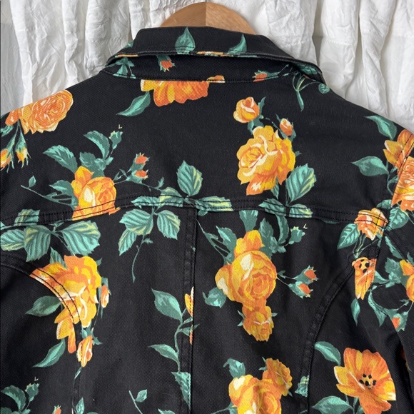 VENUS Black Cropped Jean Jacket with Yellow Rose Print and Green Leaves - Picture 7 of 12